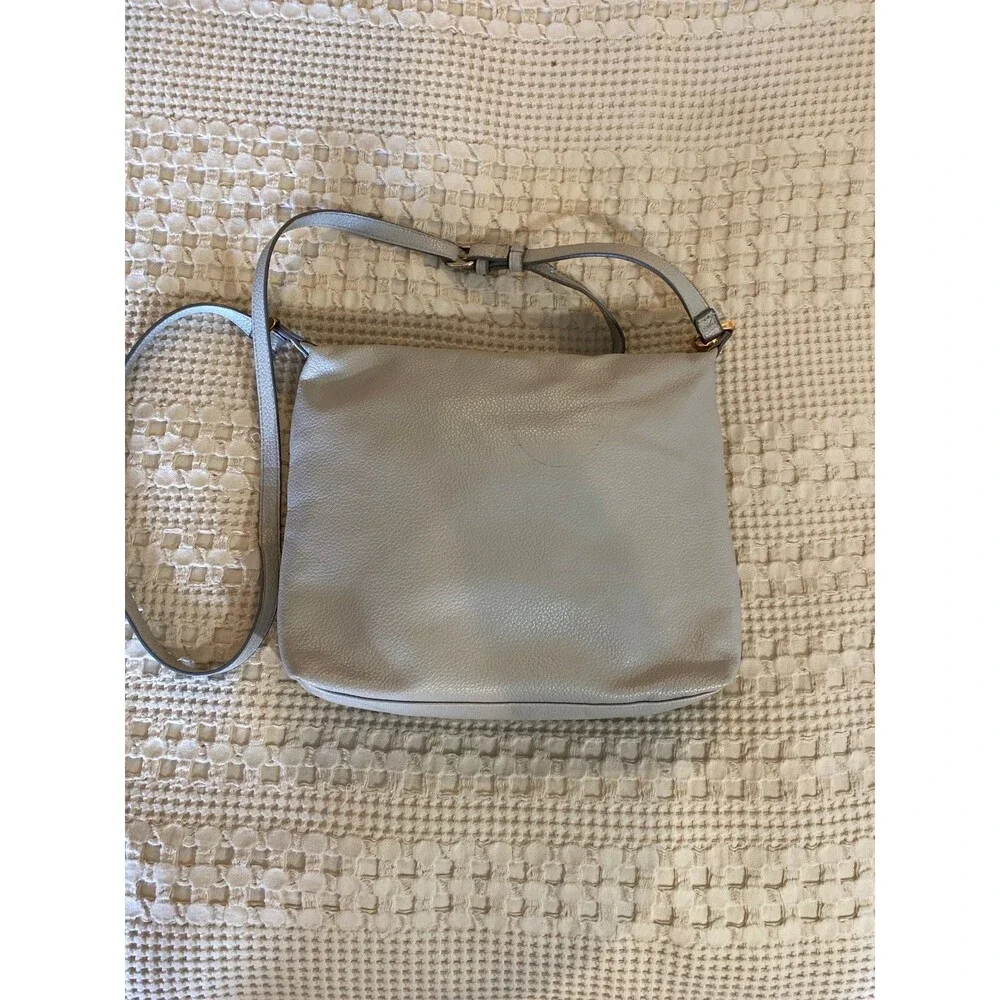 A New Day Light Gray Pebbled Crossbody Bag Gold Zip‎ Minimalist Travel Purse